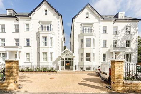 3 bedroom flat for sale, Oak Hill Road, Surbiton KT6