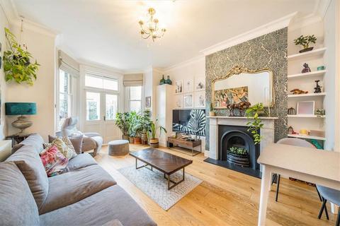 3 bedroom flat to rent, Exeter Road, LONDON NW2