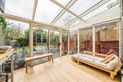 3 bedroom flat to rent, Exeter Road, LONDON NW2