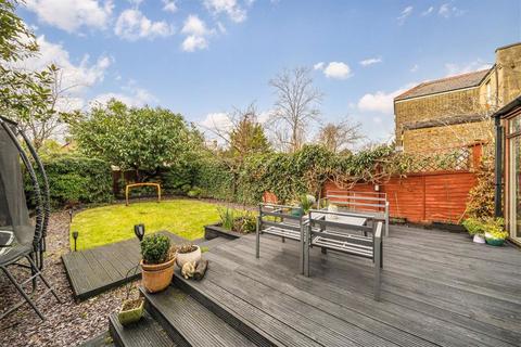 3 bedroom flat to rent, Exeter Road, LONDON NW2