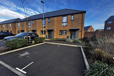 2 bedroom end of terrace house for sale, Ocean Road, Lee-On-The-Solent PO13