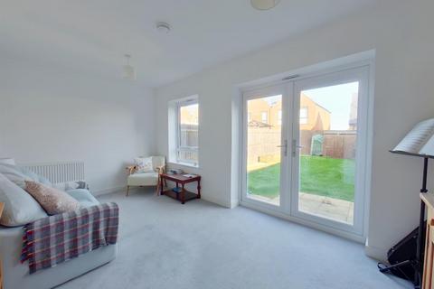 2 bedroom end of terrace house for sale, Ocean Road, Lee-On-The-Solent PO13