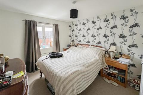2 bedroom flat to rent, Hill Road, Salisbury SP1