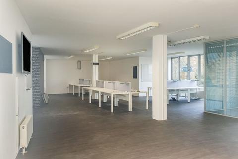 Office for sale, 17 Bickels Yard, 151-153 Bermondsey Street, Bermondsey, London, SE1 3HA