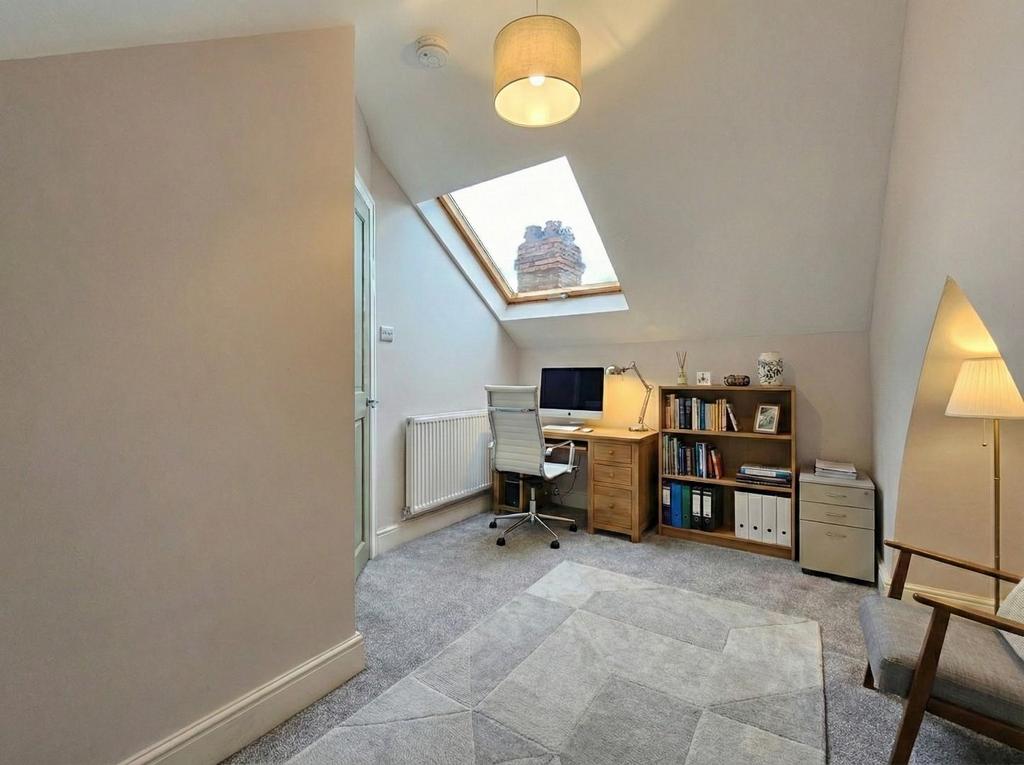 Bedroom 3 / Study