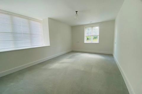 2 bedroom flat to rent, Morgan Court, Petworth