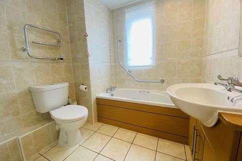 2 bedroom flat to rent, Morgan Court, Petworth