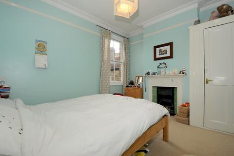 2 bedroom flat to rent, Sydney Road, Muswell Hill, London, N10