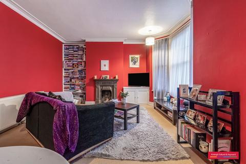 2 bedroom flat to rent, Sydney Road, Muswell Hill, London, N10