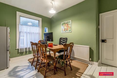 2 bedroom flat to rent, Sydney Road, Muswell Hill, London, N10
