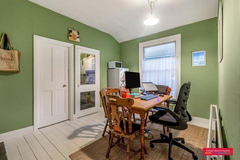 2 bedroom flat to rent, Sydney Road, Muswell Hill, London, N10