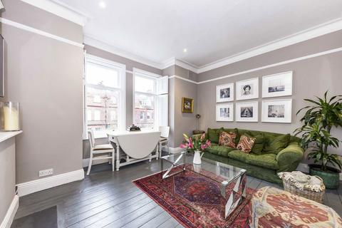 2 bedroom flat to rent, Amesbury Avenue, London SW2