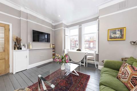 2 bedroom flat to rent, Amesbury Avenue, London SW2