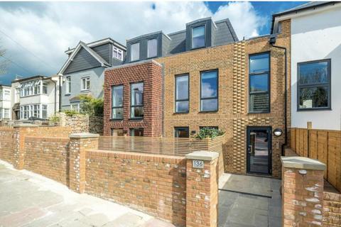 2 bedroom apartment to rent, Freshfield Road, Brighton