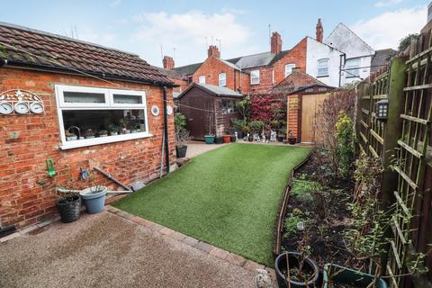2 bedroom end of terrace house for sale, East Grove, Rushden NN10