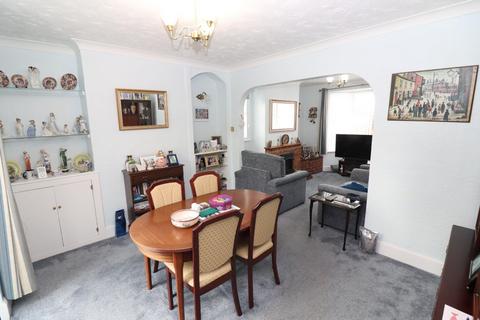 2 bedroom end of terrace house for sale, East Grove, Rushden NN10