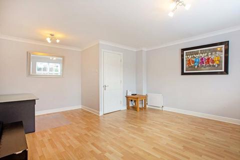 3 bedroom terraced house to rent, Lyster Mews, Cobham, Surrey, KT11