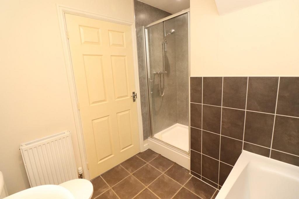 En- Suite Bathroom/WC with Separate Shower