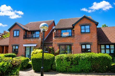 2 bedroom retirement property for sale, Spinnaker Close, Clacton on Sea, CO15