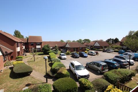 2 bedroom retirement property for sale, Spinnaker Close, Clacton on Sea, CO15