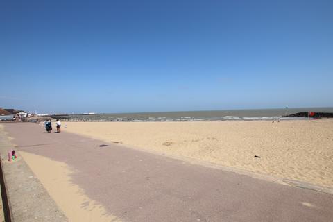 2 bedroom retirement property for sale, Spinnaker Close, Clacton on Sea, CO15