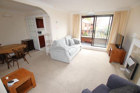 2 bedroom retirement property for sale, Spinnaker Close, Clacton on Sea, CO15