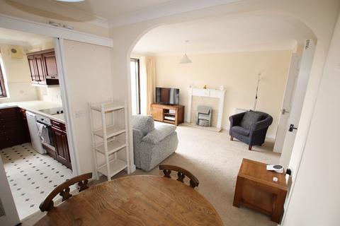 2 bedroom retirement property for sale, Spinnaker Close, Clacton on Sea, CO15