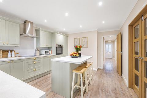 2 bedroom bungalow for sale, Raymond Close, Seaford