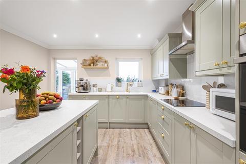 2 bedroom bungalow for sale, Raymond Close, Seaford