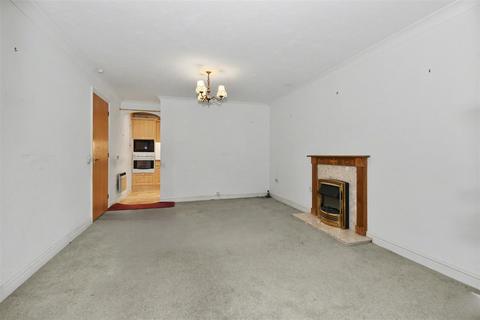 1 bedroom retirement property for sale, Oakfield House, Binswood Avenue, Leamington Spa