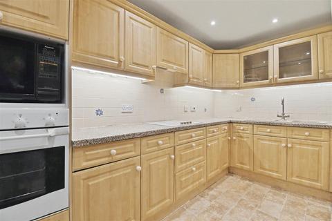 1 bedroom retirement property for sale, Oakfield House, Binswood Avenue, Leamington Spa