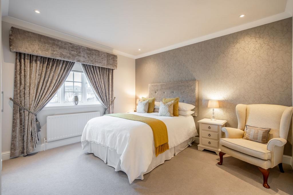 Principal bedroom
