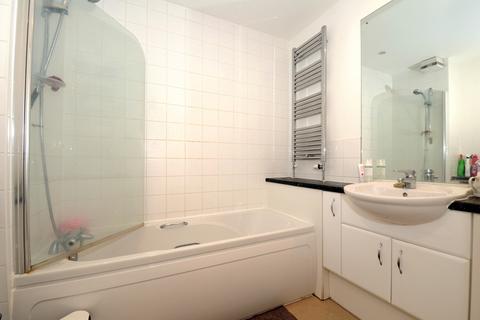2 bedroom flat to rent, Crown Dale, Crystal Palace, London, SE19