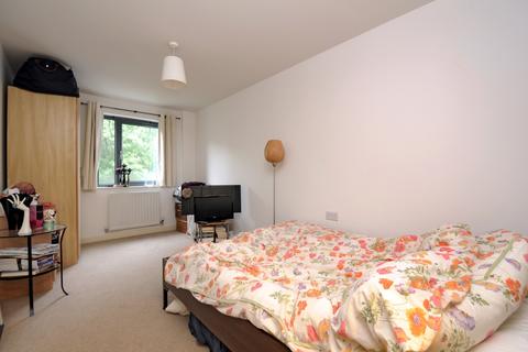 2 bedroom flat to rent, Crown Dale, Crystal Palace, London, SE19