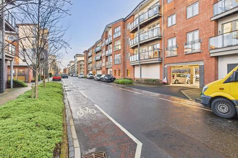 2 bedroom flat for sale, Worsdell Drive, Gateshead, NE8