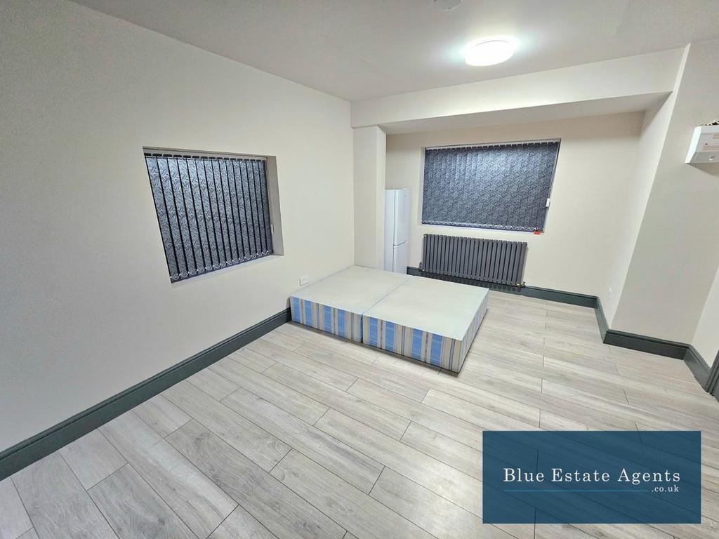 Studio Flat