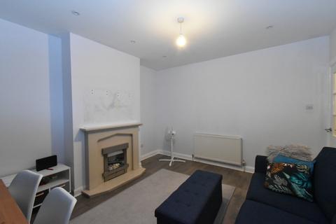 2 bedroom flat to rent, South Ruislip, HA4