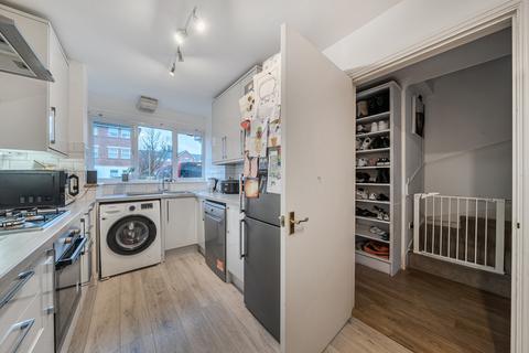 3 bedroom end of terrace house for sale, Bowater Gardens, Lower Sunbury, TW16