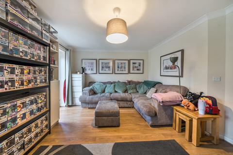 3 bedroom end of terrace house for sale, Bowater Gardens, Lower Sunbury, TW16