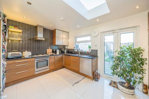 undefined, Ellerdine Road, Hounslow TW3
