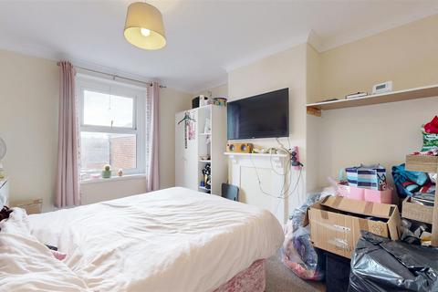 3 bedroom house to rent, Abbotsbury Road, Weymouth