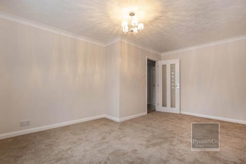 3 bedroom semi-detached house for sale, Aylesbury Close, Norwich NR3