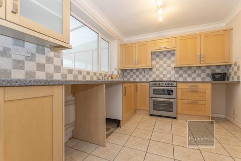 3 bedroom semi-detached house for sale, Aylesbury Close, Norwich NR3