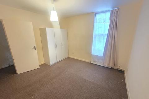 1 bedroom flat to rent, Beulah Road, Thornton Heath. CR7 8JJ