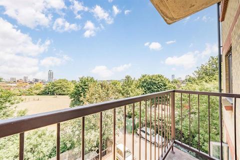 2 bedroom flat for sale, Lewisham Way, London SE4