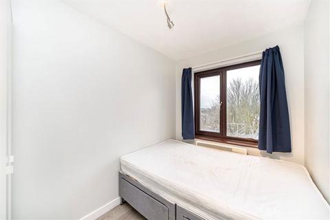 2 bedroom flat for sale, Lewisham Way, London SE4