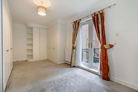 3 bedroom flat to rent, Eastbury Avenue, Northwood HA6
