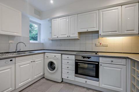 3 bedroom flat to rent, Eastbury Avenue, Northwood HA6