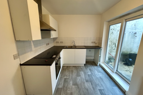 2 bedroom apartment to rent, Adeline Road, Boscombe