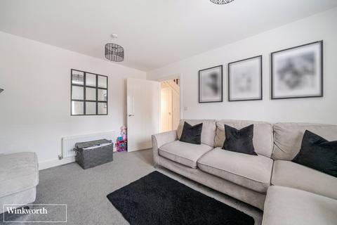 3 bedroom semi-detached house for sale, Saunders Way, Basingstoke, Hampshire, RG23